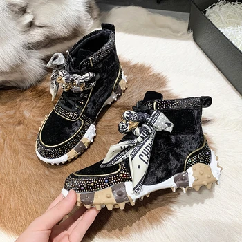 Нови Зимни Маратонки, Дамски Луксозни Дамски обувки с оригинален модерен дизайн, Вулканизированная обувки на среден ток с кръстосано деколте, диамантени искри