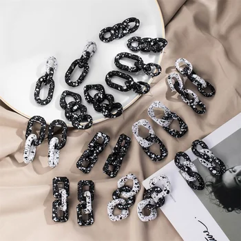 IPARAM 2021 Модни Акрилни Висящи Обеци на Веригата за Жени в Корейски Стил пънк Геометрични Черни Бели Висящи Обеци Пънк, Бижута Подарък