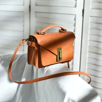 Оригинална дамска чанта-месинджър ръчно изработени в ретро стил от естествена кожа, малка чанта, реколта кожена чанта-месинджър в британски стил